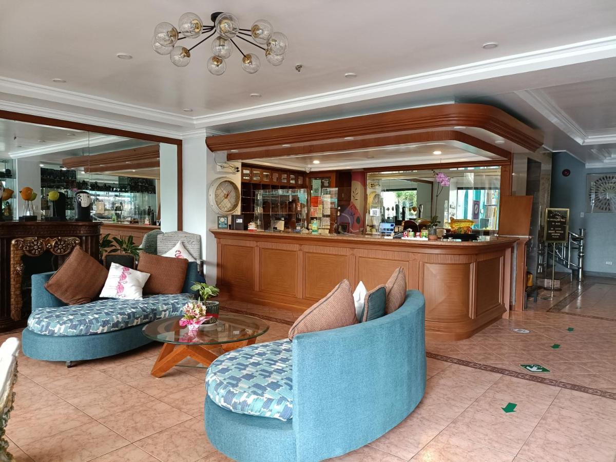 The Golden Pine Hotel Baguio City Bagian luar foto