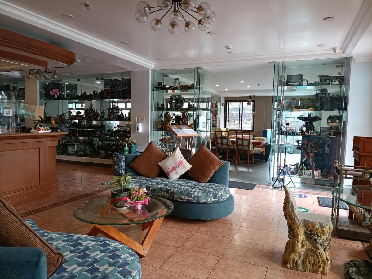 The Golden Pine Hotel Baguio City Bagian luar foto